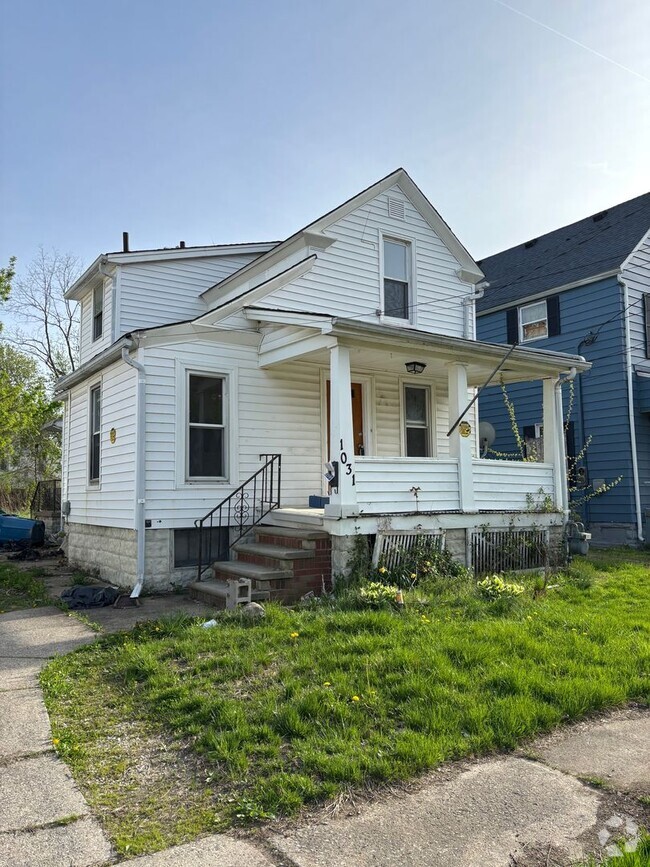 Building Photo - 1031 W 18th St