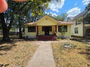Building Photo - 626 S Millwood Ave