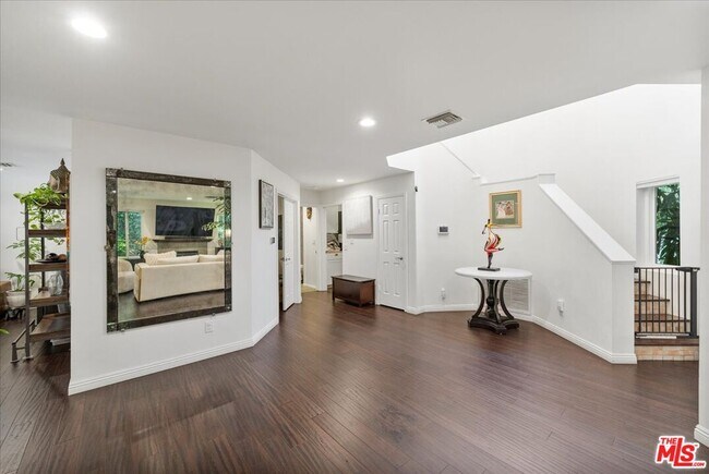 Foto del edificio - 12834 Landale St