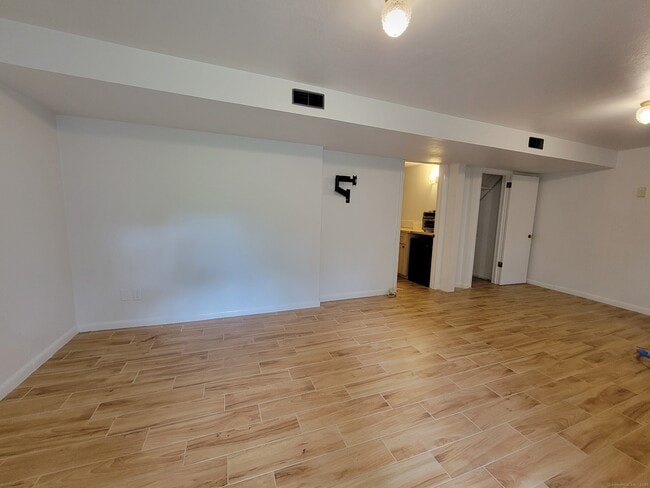 Building Photo - 28 Bonnie Brae Dr