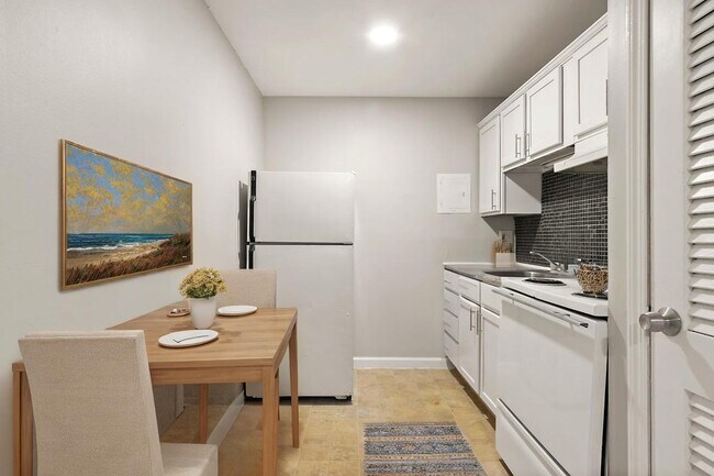 Foto del edificio - Coves at Columbus on Mayfield Place