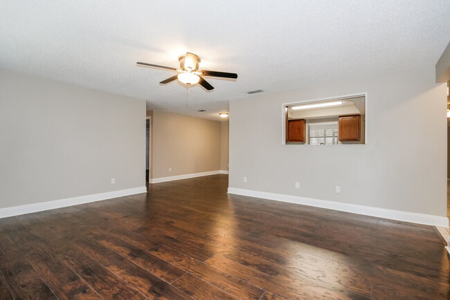 Building Photo - 602 Cedar Grove Dr