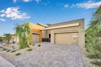 Building Photo - 11079 Rolling Vista Dr