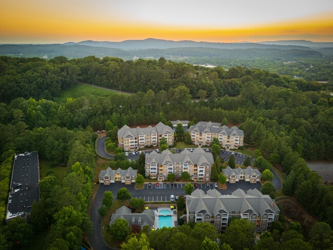 Building Photo - Eastland Court Apartment Homes