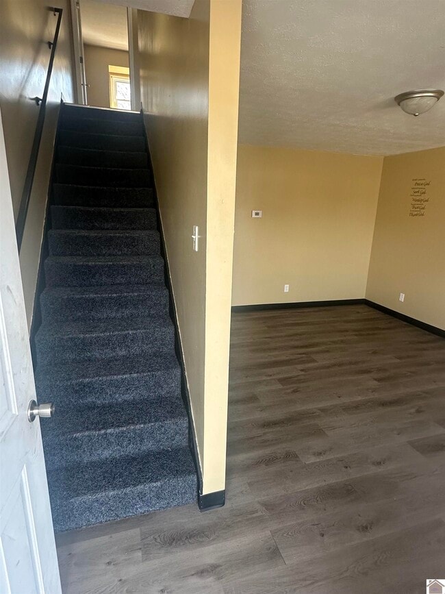 Building Photo - 122 Barcelona Ct