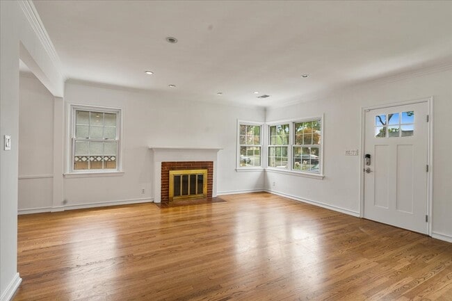Building Photo - 1410 W Clark Ave
