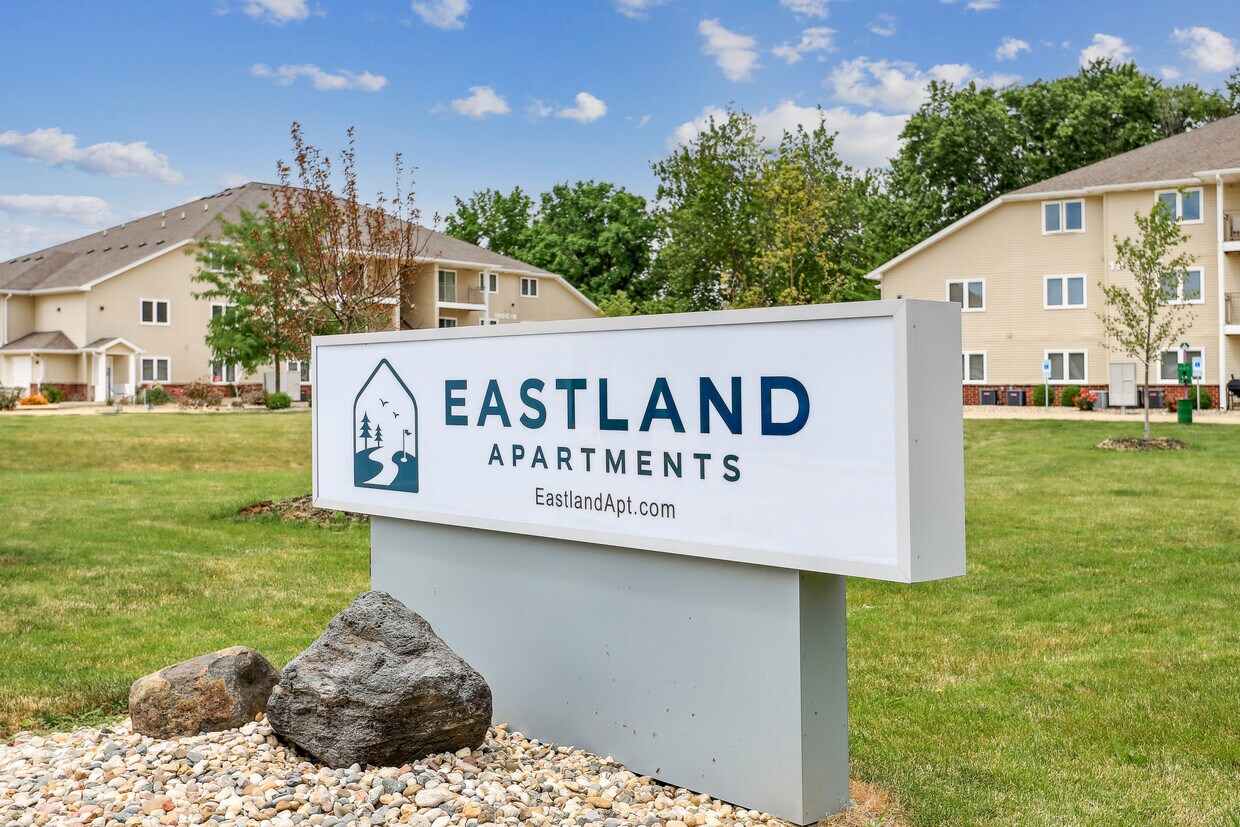 Eastland Building A Apartments in Urbana, IL