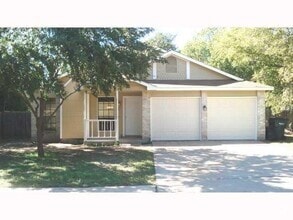 Building Photo - 507 Live Oak Dr