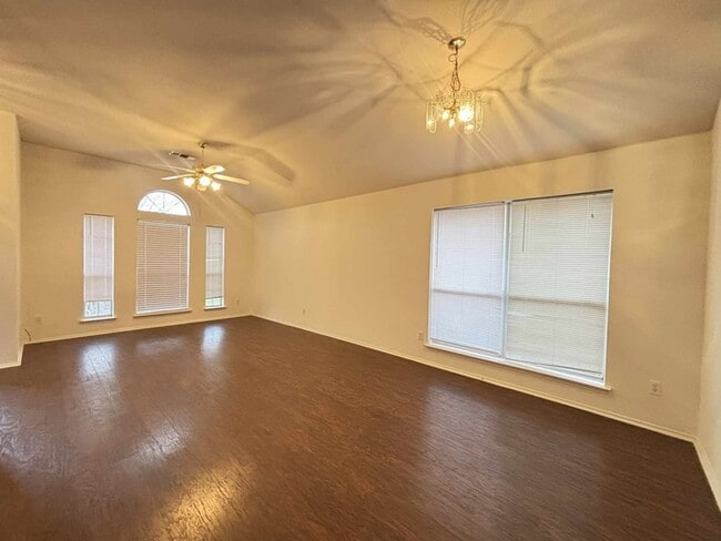 Foto del edificio - 830 W Colony Dr