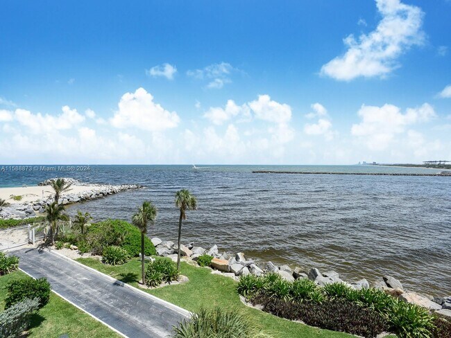 Foto del edificio - 2200 S Ocean Ln