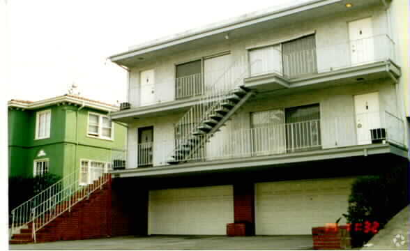 Building Photo - 2640 8th Ave