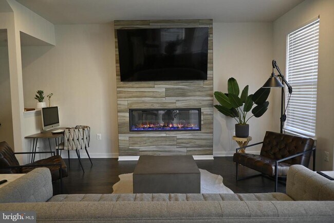 Foto del edificio - 2527 Emerald Branch Dr