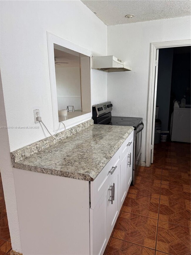Foto del edificio - 717 SW 79th Ave