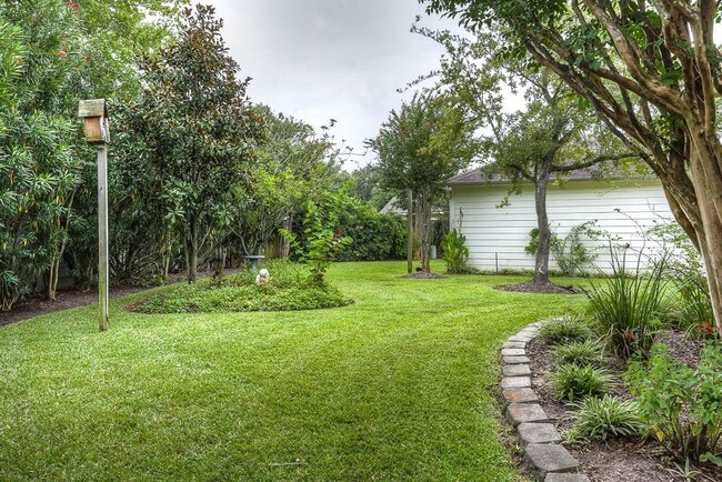 Building Photo - 12511 Grove Hollow Ct