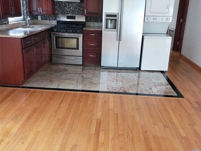 Foto del edificio - 57-18 253rd St