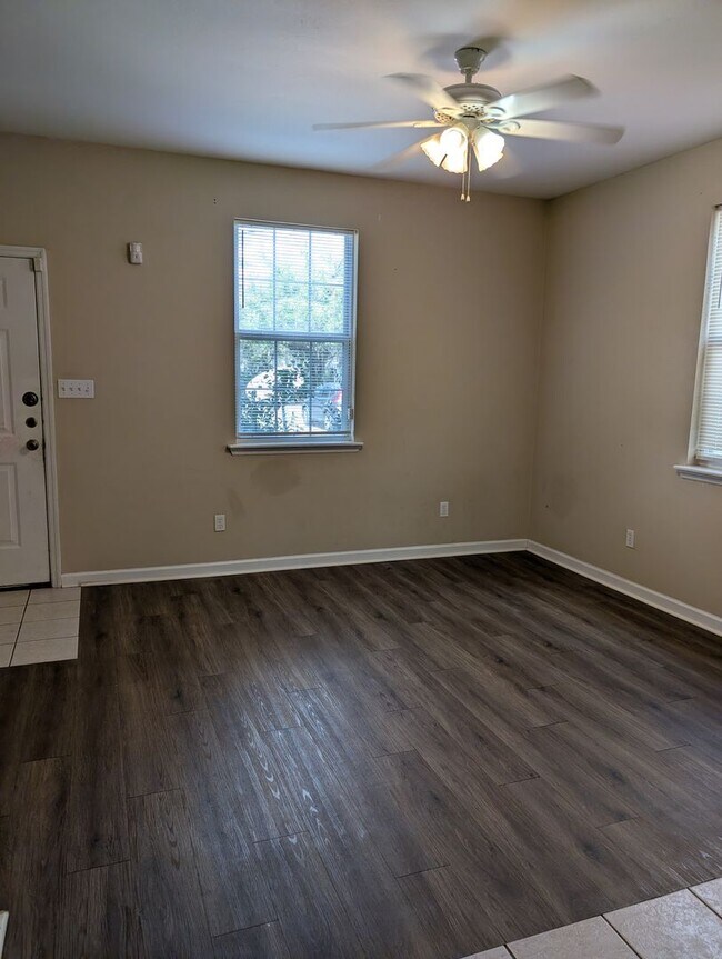 Foto del edificio - 3BR/3BA townhouse close to FAMU.