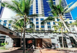 Building Photo - 555 South St