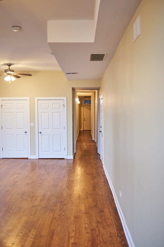 Building Photo - 2445 W Harrison St