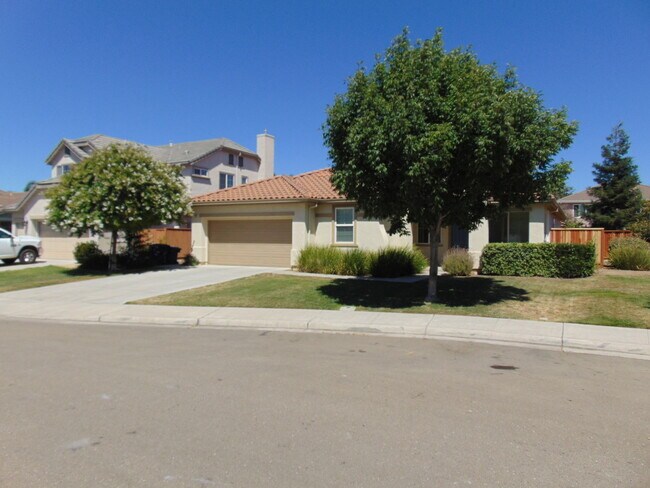 Building Photo - Beautiful Single story Home in Tracy