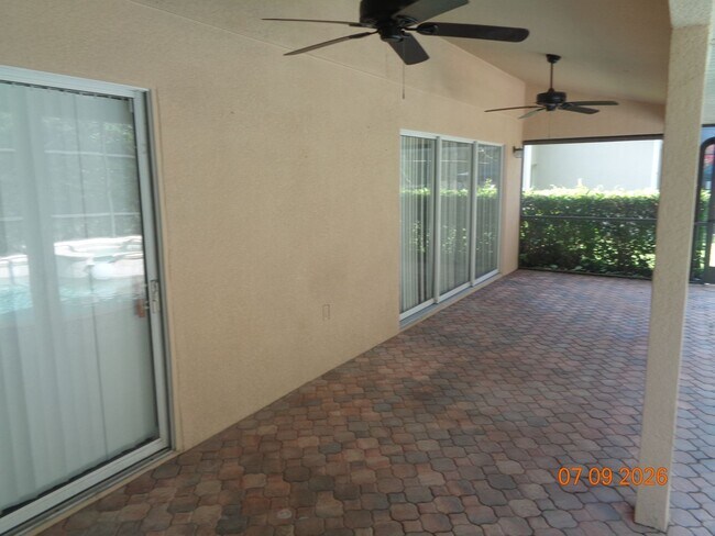 Foto del edificio - Beautiful 4 Bed/ 3bath Pool home