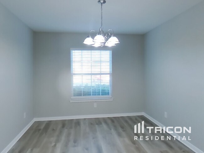 Building Photo - 6758 Sabinal
