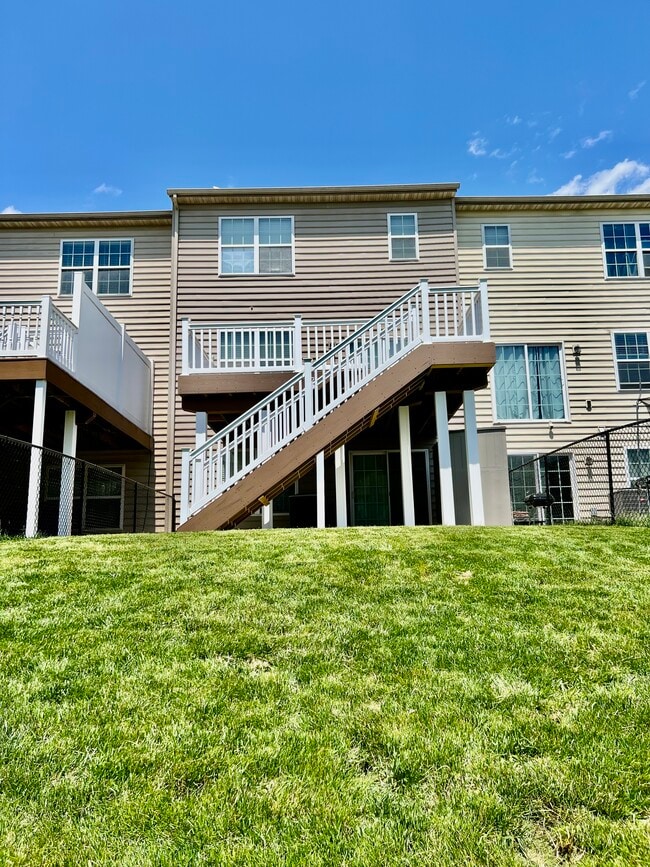 Building Photo - 229 Whitley