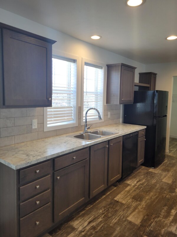 Building Photo - 135 Hoosier Dr