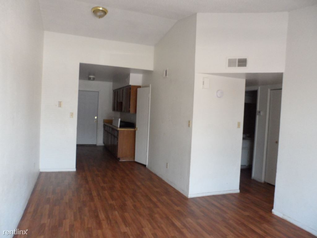 Building Photo - 619 E Knoll St