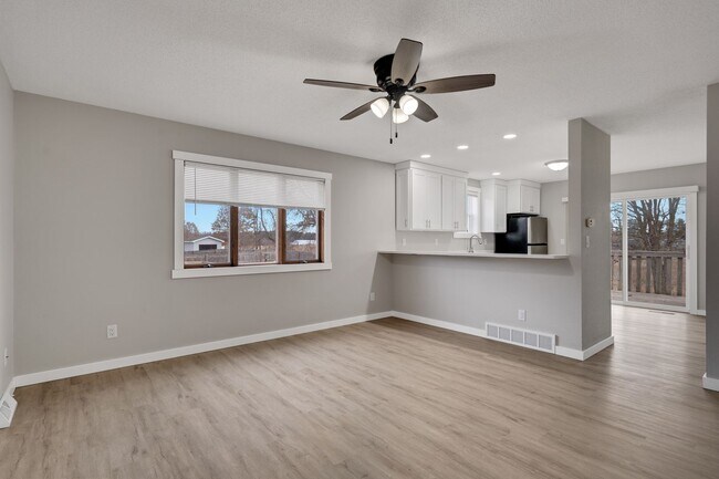 Building Photo - Cardinal Ave