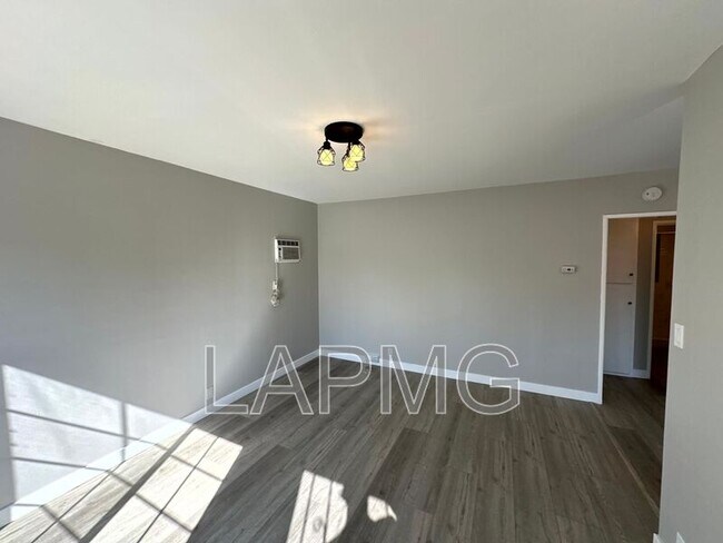 Foto del edificio - 2909 W Ramona Rd