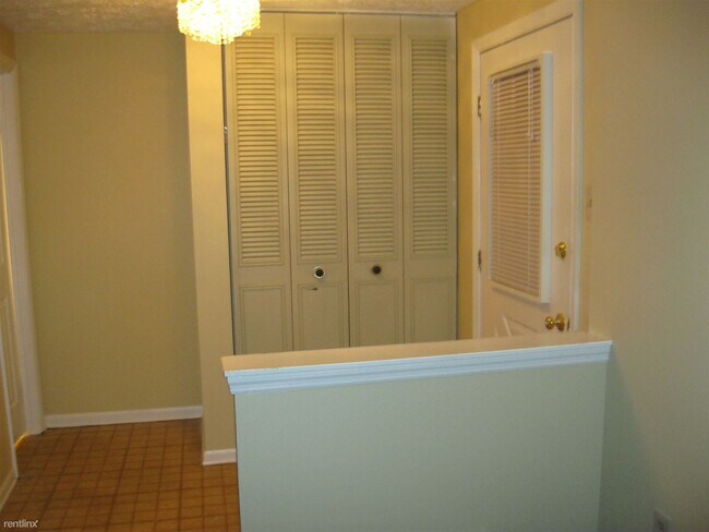 Foto del edificio - 3 br, 3.5 bath Townhome - 7628 Mandan Road