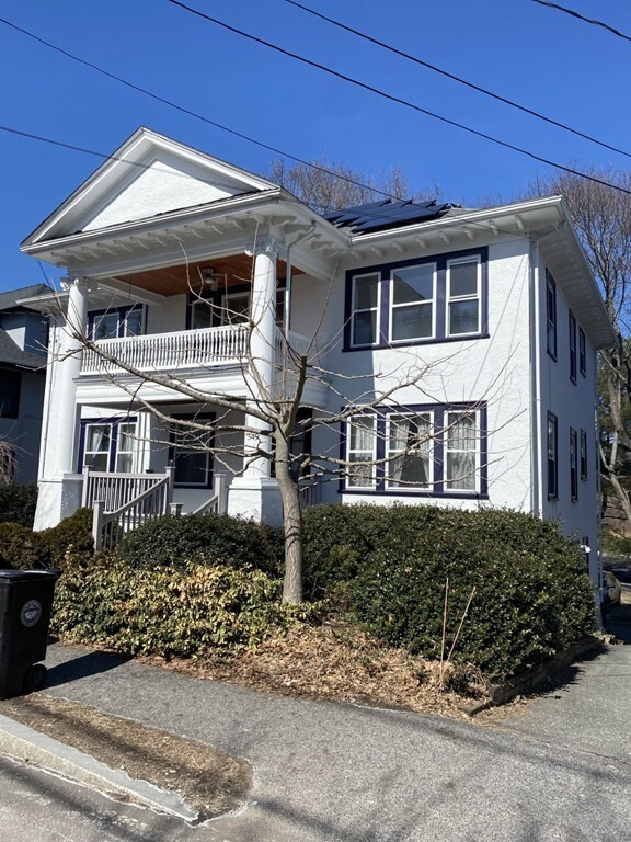 Foto principal - 549 Eliot St