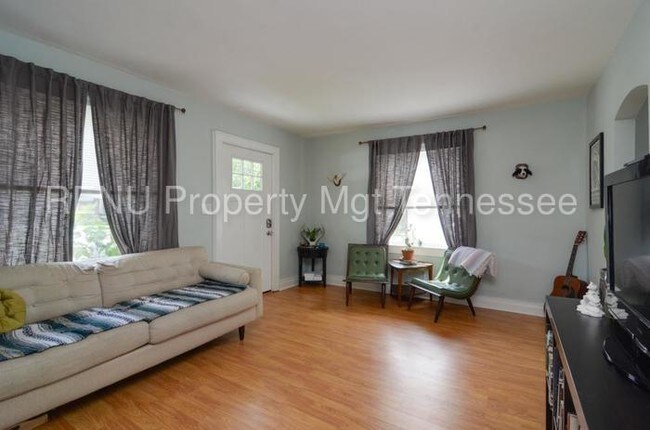 Building Photo - 1011 Broadmoor Dr