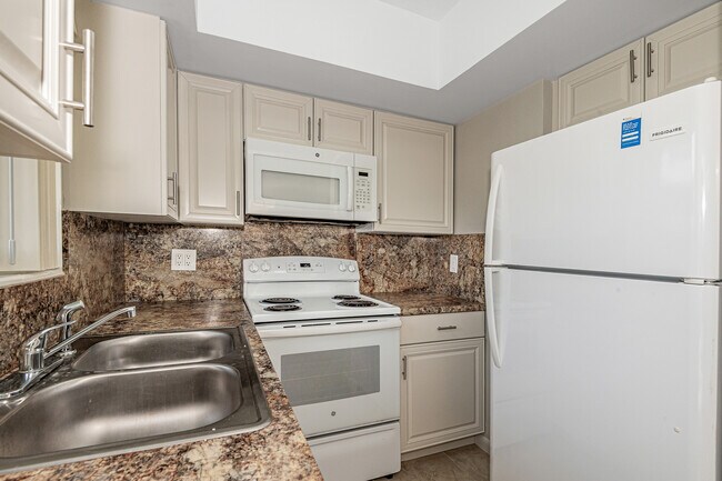 Foto del edificio - 2170 NE 44th St