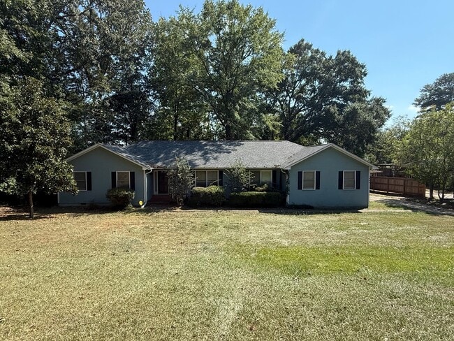 Building Photo - 1402 Northgate Dr