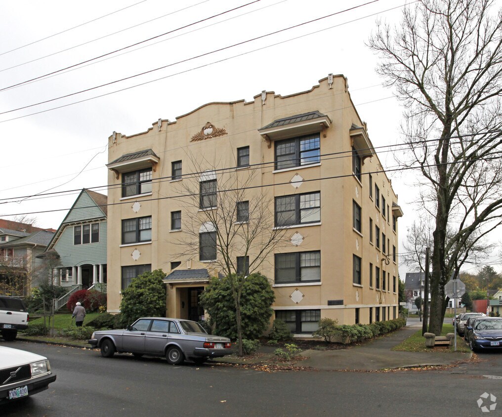 La Salle Apartments Apartments in Portland, OR