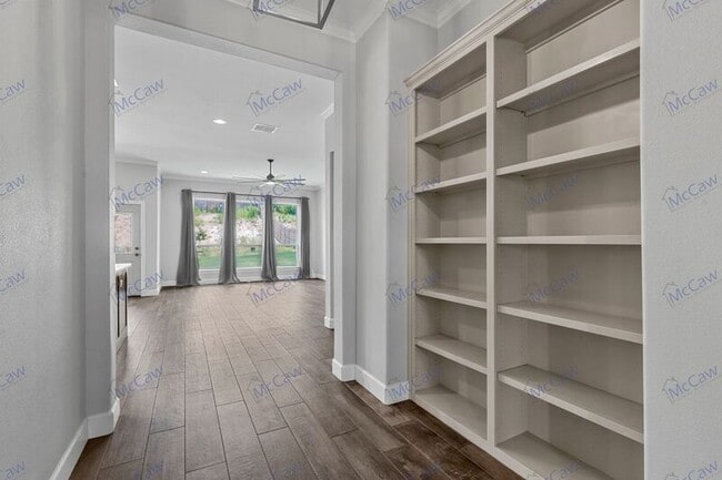 Building Photo - 1305 Ridgeview Dr
