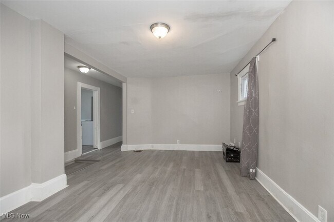 Foto del edificio - 844 E 154th St