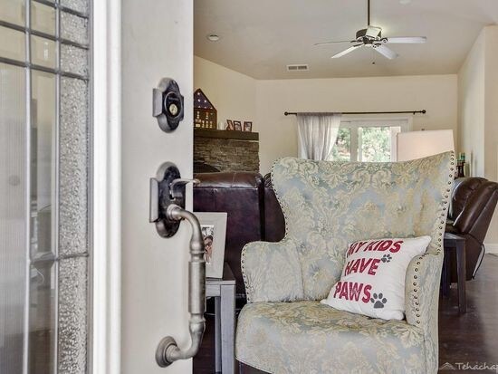 Building Photo - 19081 Mustang Dr