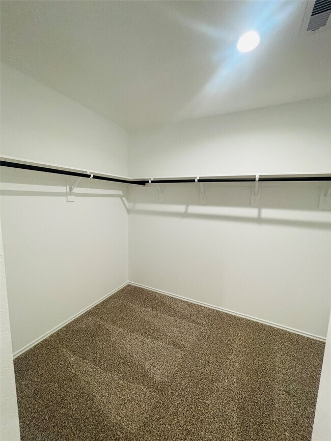 Foto del edificio - 5146 Bay Mdws Ln
