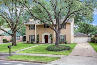 Building Photo - 12523 Briar Forest Dr