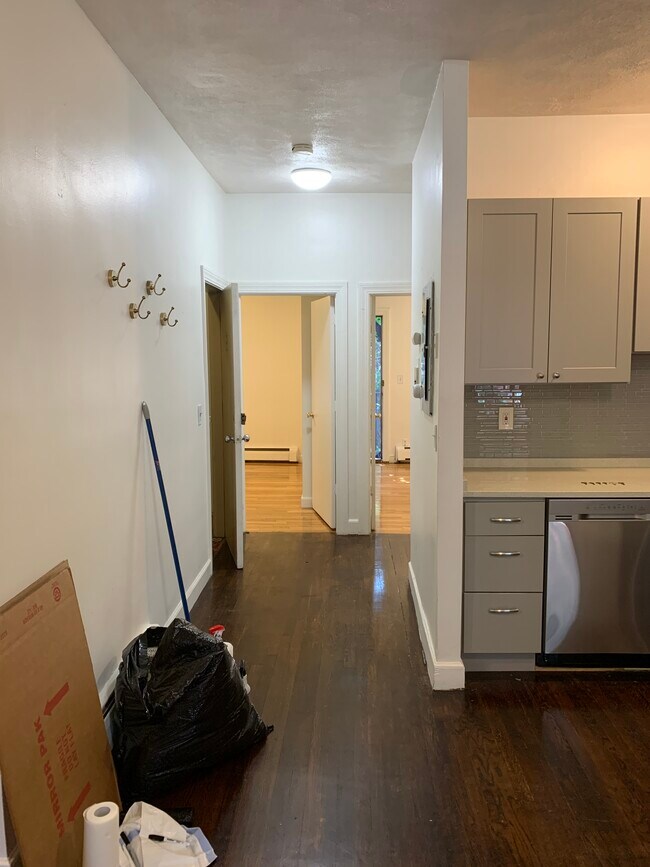 Building Photo - 41 E Springfield St