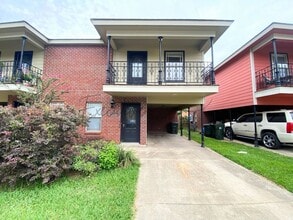 Building Photo - 337 E Sale Rd