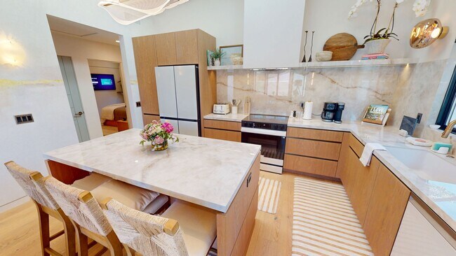 Foto del edificio - Elevated Living Fully Furnished