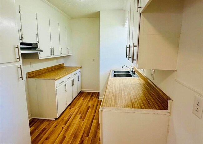 Foto del edificio - 312 Hickory Ln