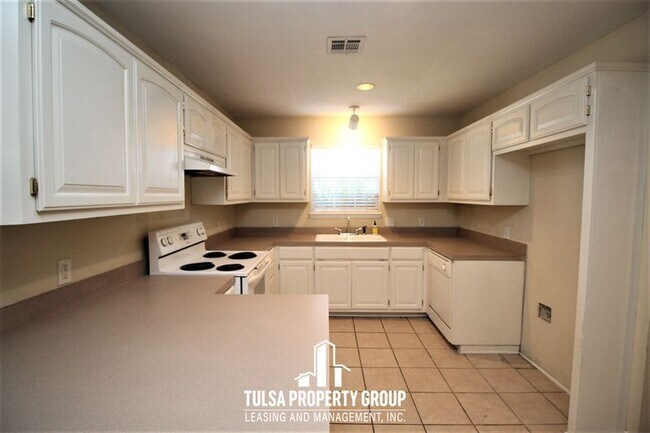 Foto del edificio - 5094 S Hickory Ave