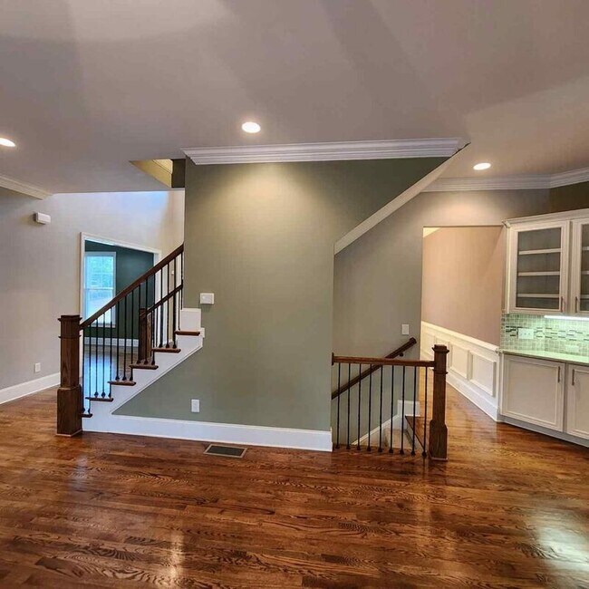 Building Photo - 1070 Windfaire Pl