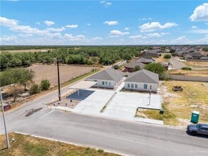 Building Photo - 5333 Vision St