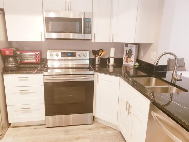 Foto del edificio - 2400 Winding Creek Blvd