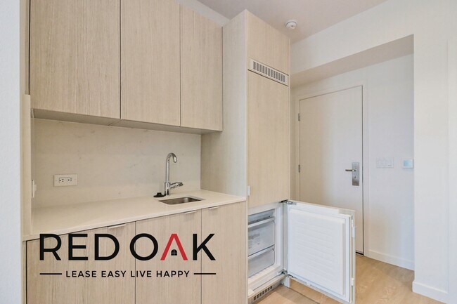 Foto del edificio - 8820 Belford Ave